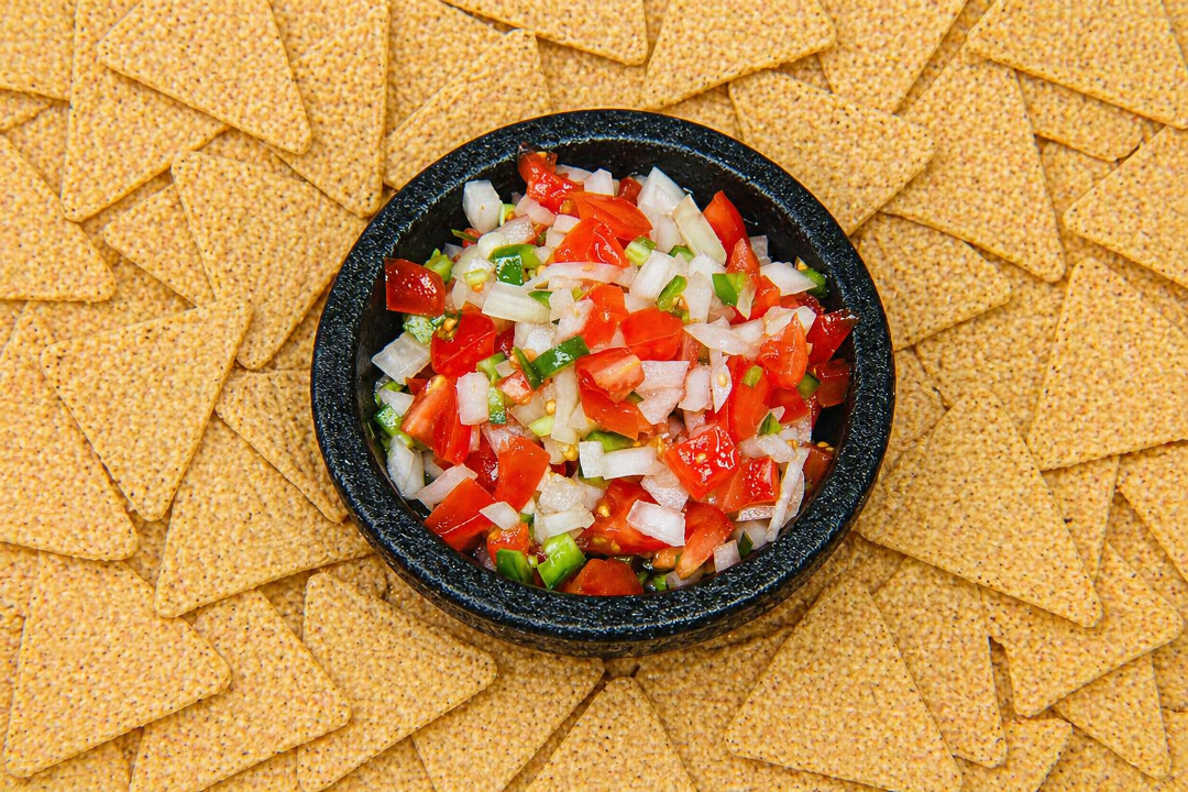 Pico De Gallo & Chips (Personal).