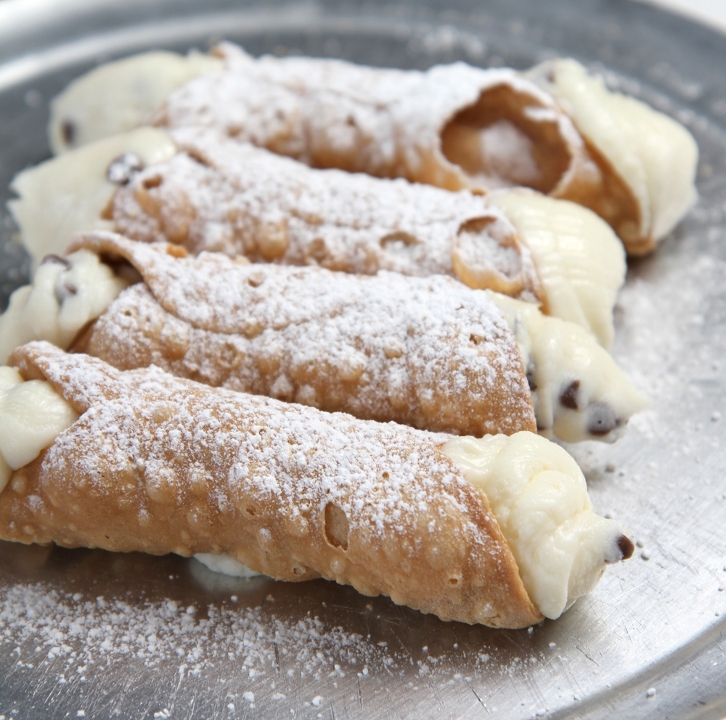 Cannoli.