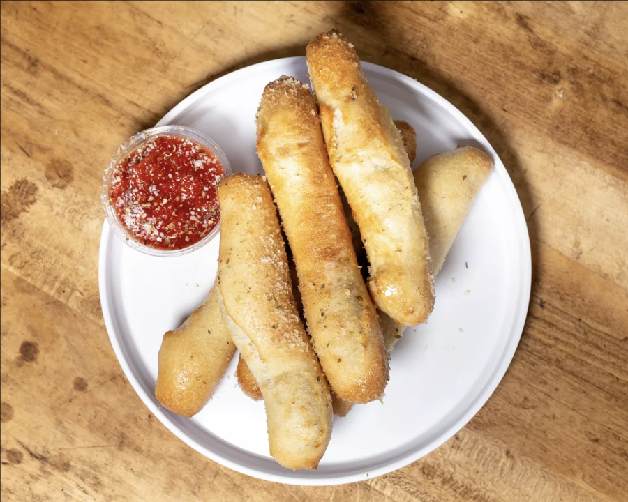 6 Breadsticks w/Sauce.