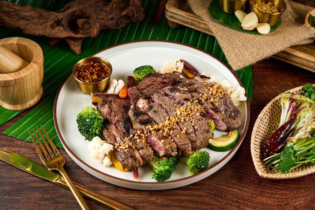 Nuer Yang (G) M 10 Serving.