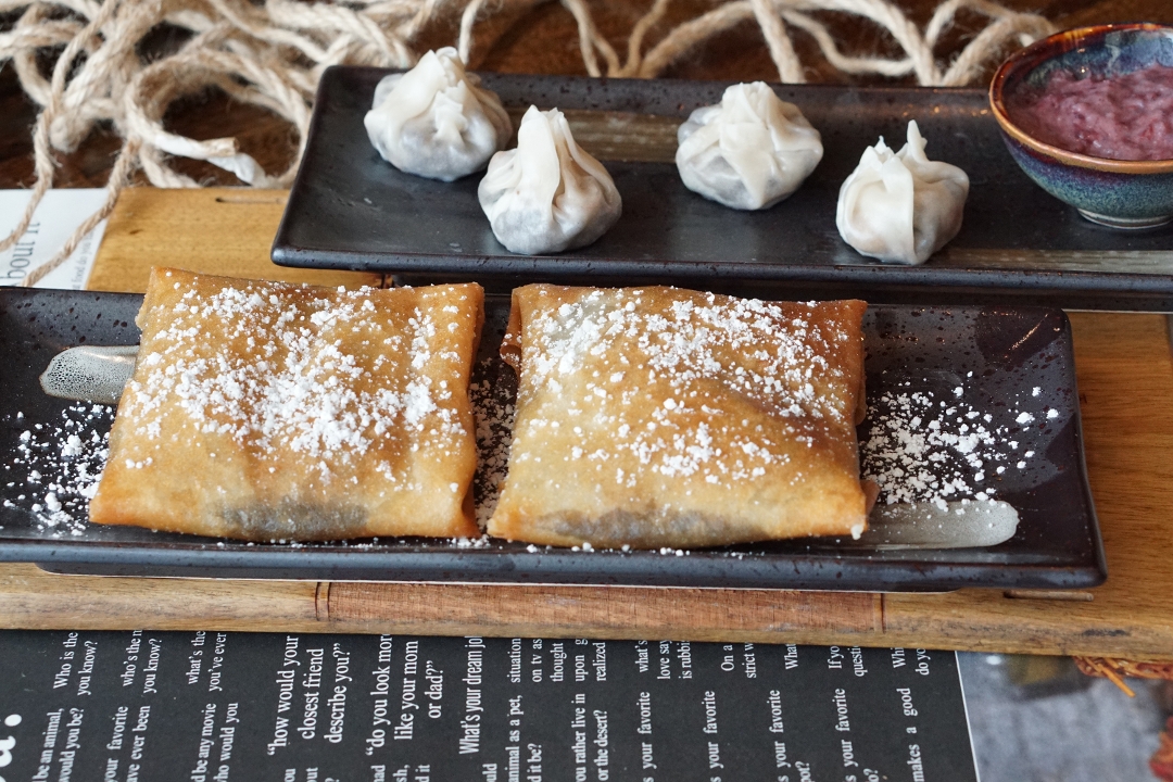 Apple Fritters (2 pcs).