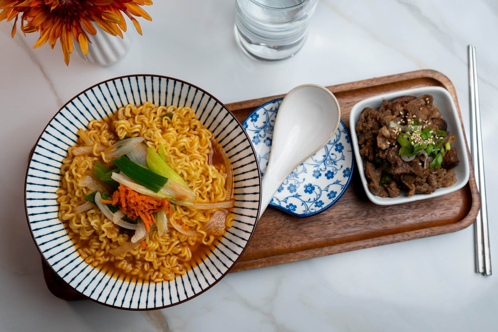 Korean Ramyun + Meat (8 oz).