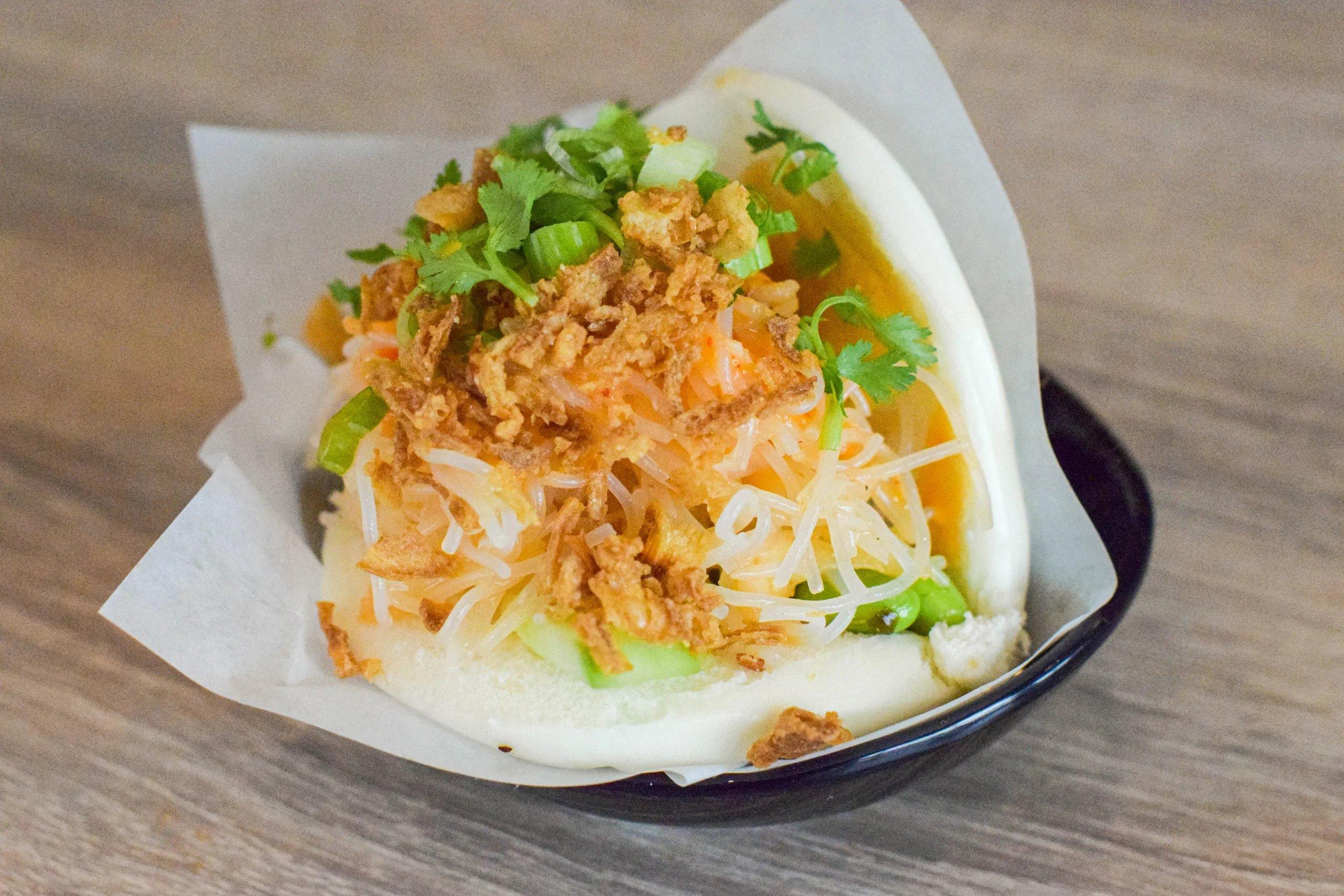 Summer-Noodle Bun.