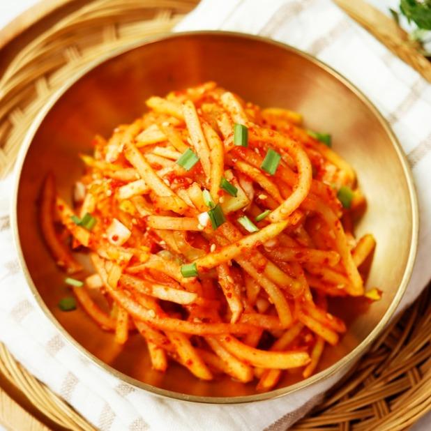 RADISH JULIENNED KIMCHI.