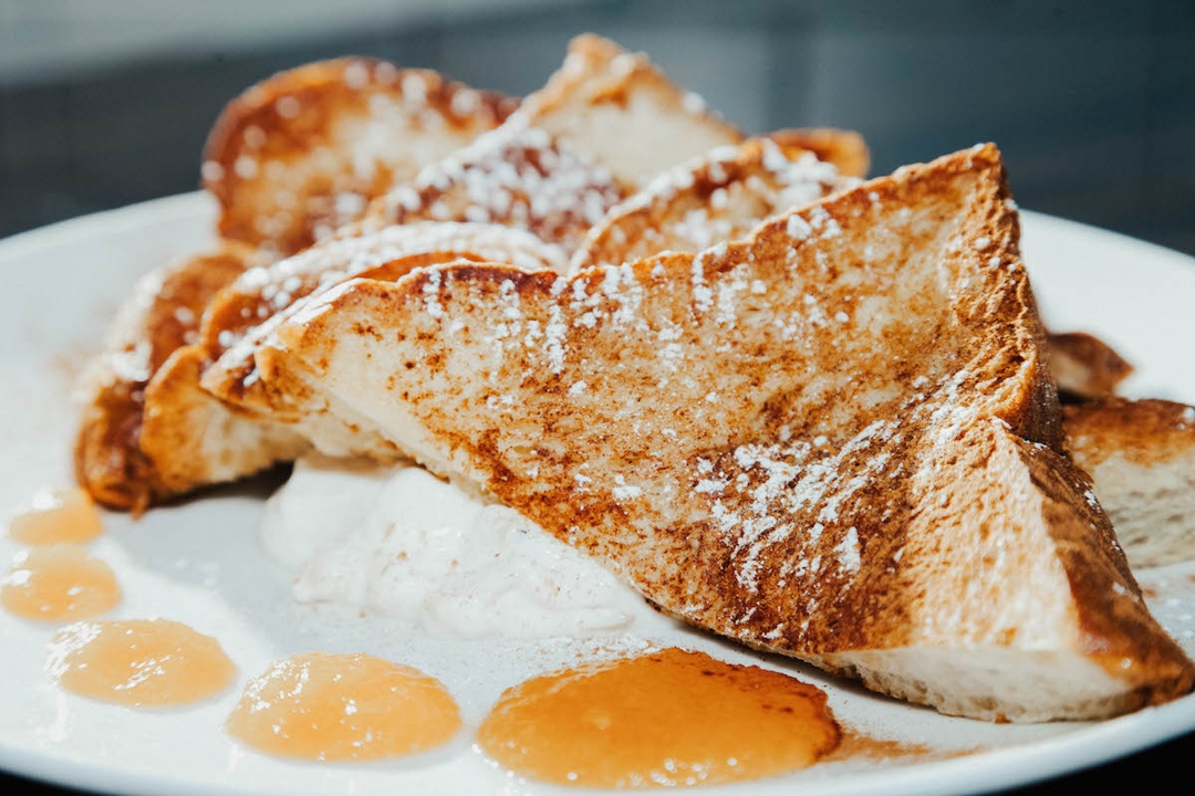 Kanela French Toast.