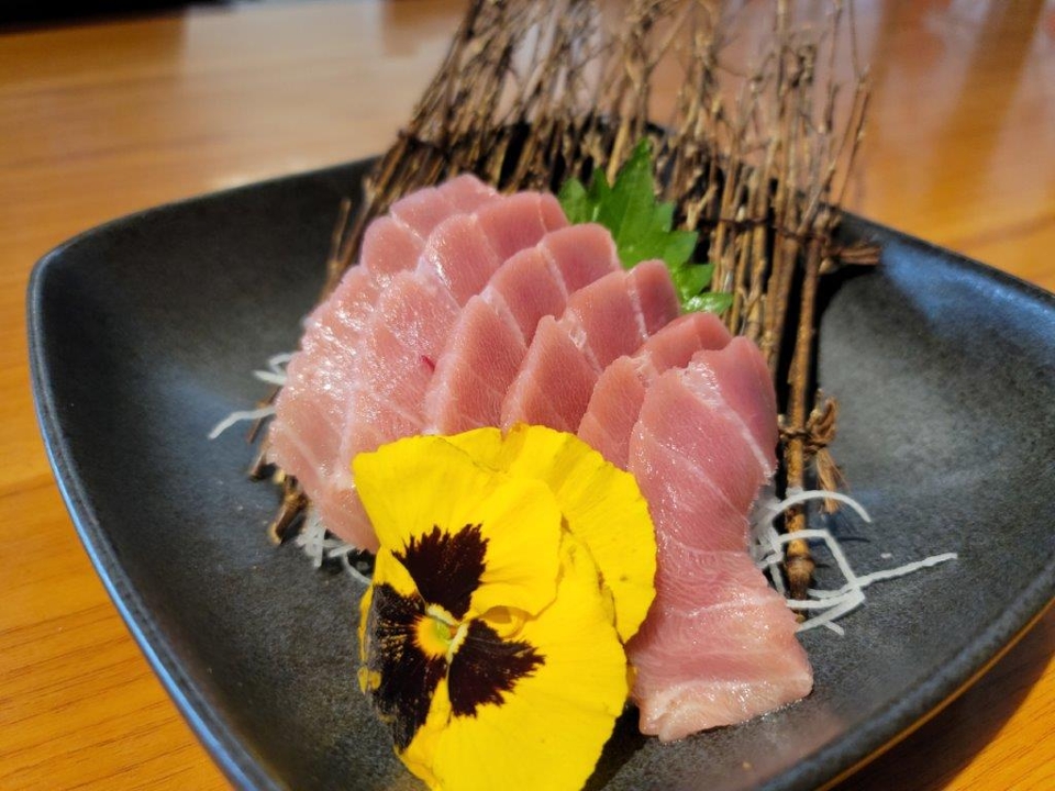 SA12-BLUEFIN TUNA SASHIMI.