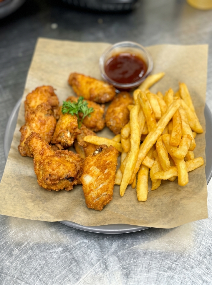 Chicken Wings Basket.