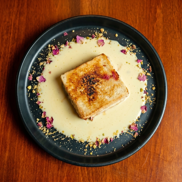 Singhasan (Shahi Tukra).