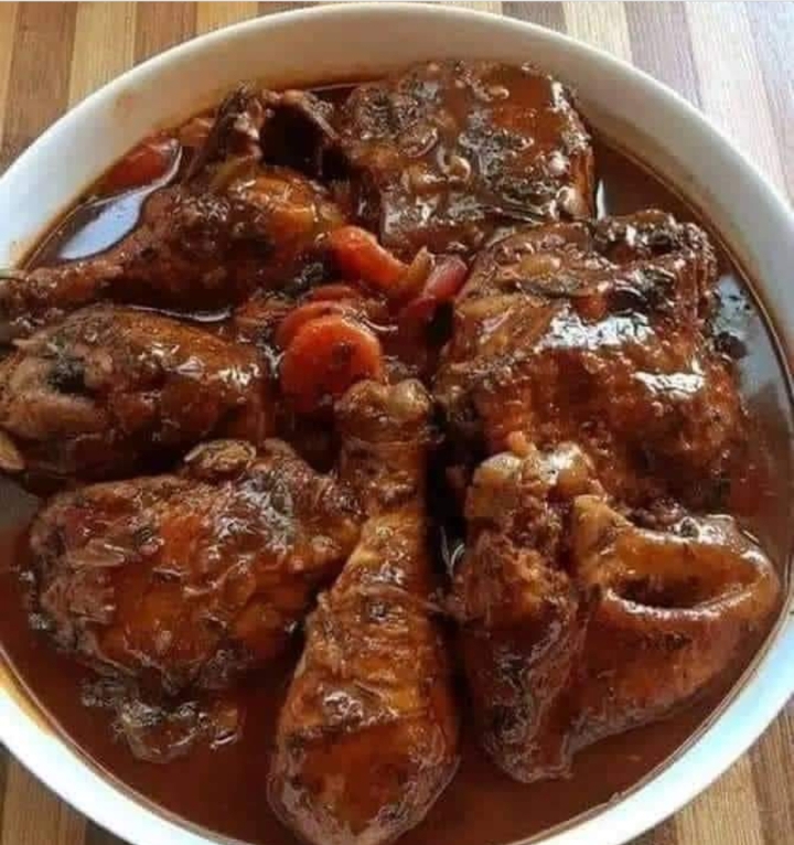Brown Stew Chicken Side.