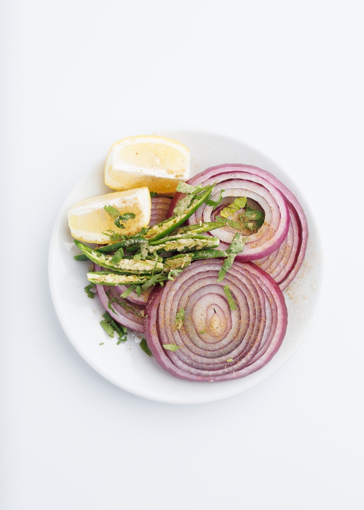 Cut Onion Salad.