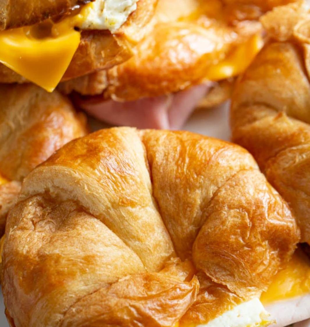 BREAKFAST SANDWICH.
