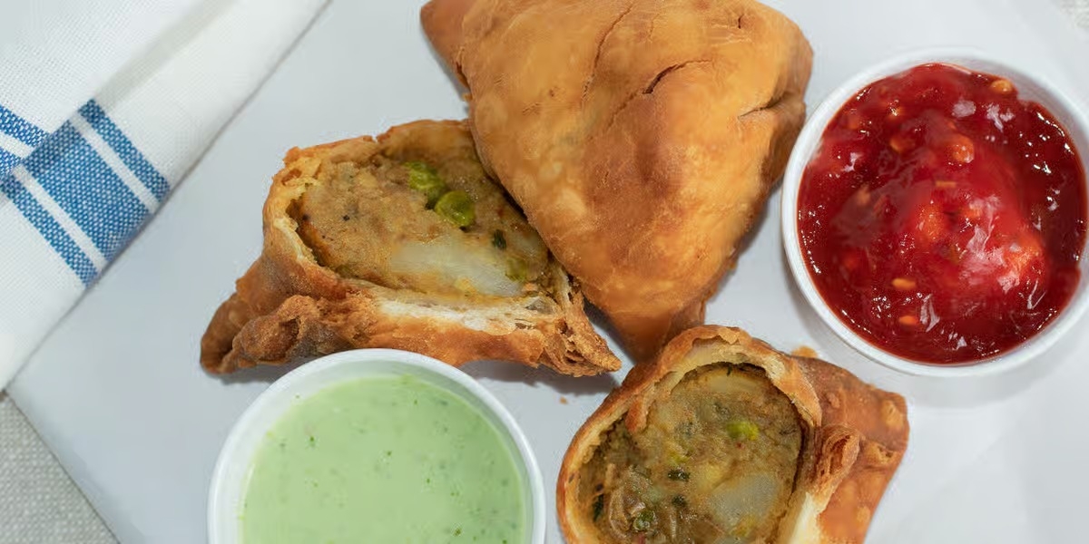 Veg Samosa (2pcs).