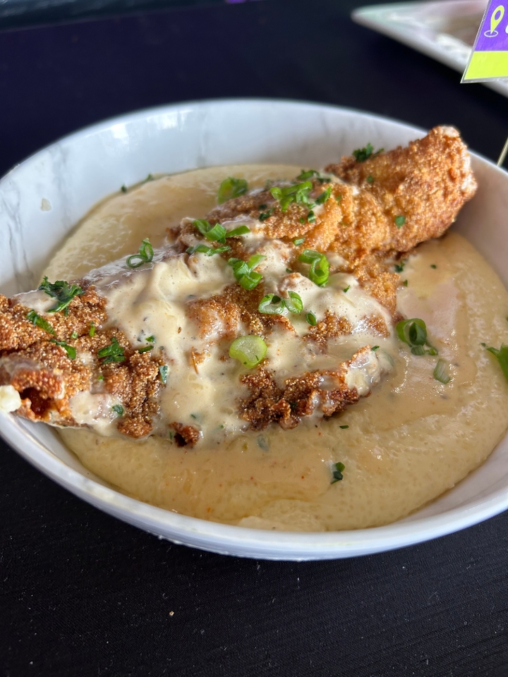 CATFISH & GRITS.