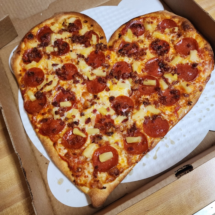16" Heart Pizza.