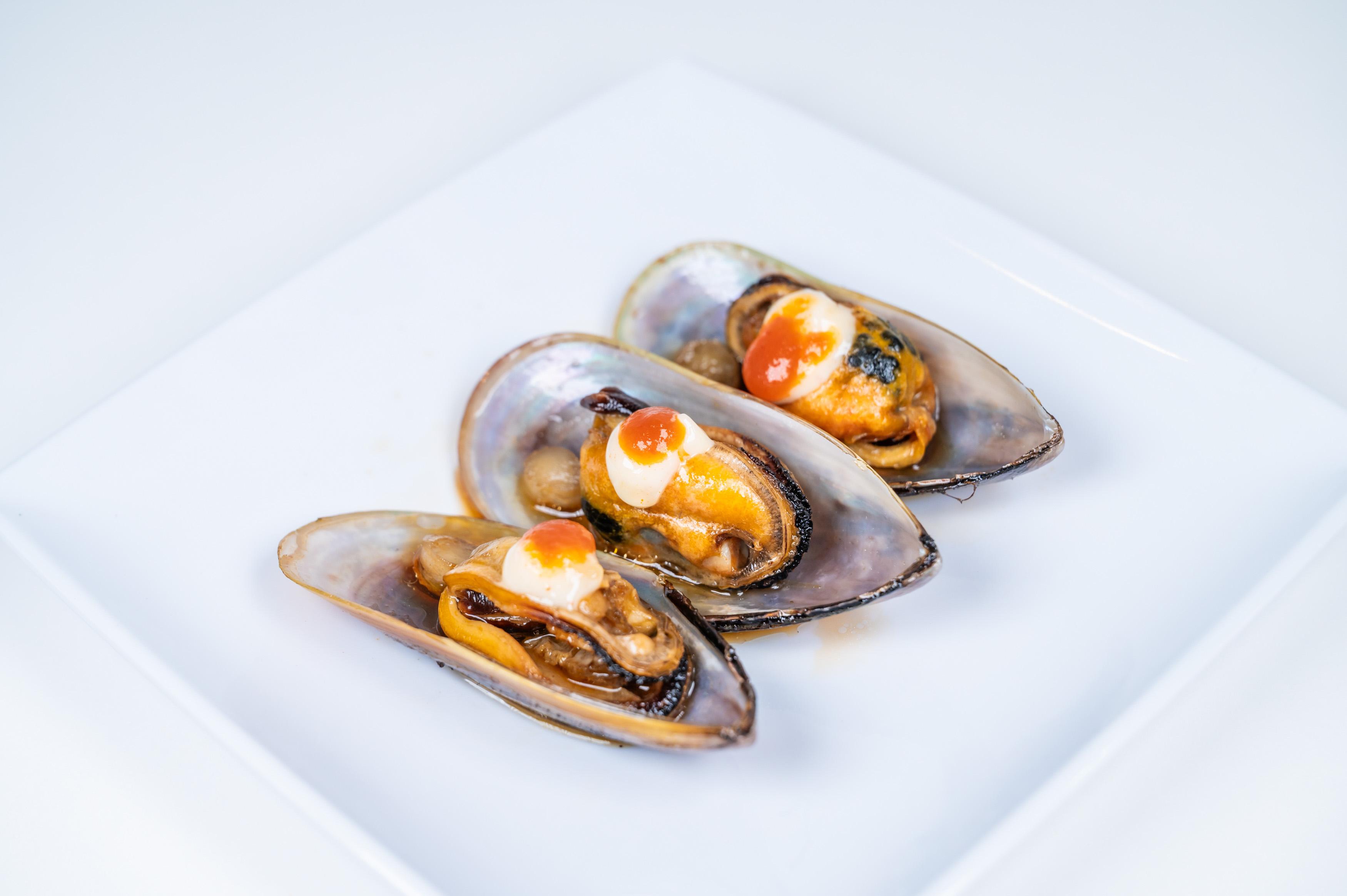 Mussels (3pc).