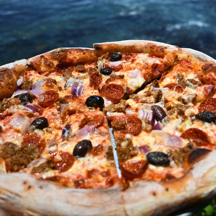 Meatsa Pizza.