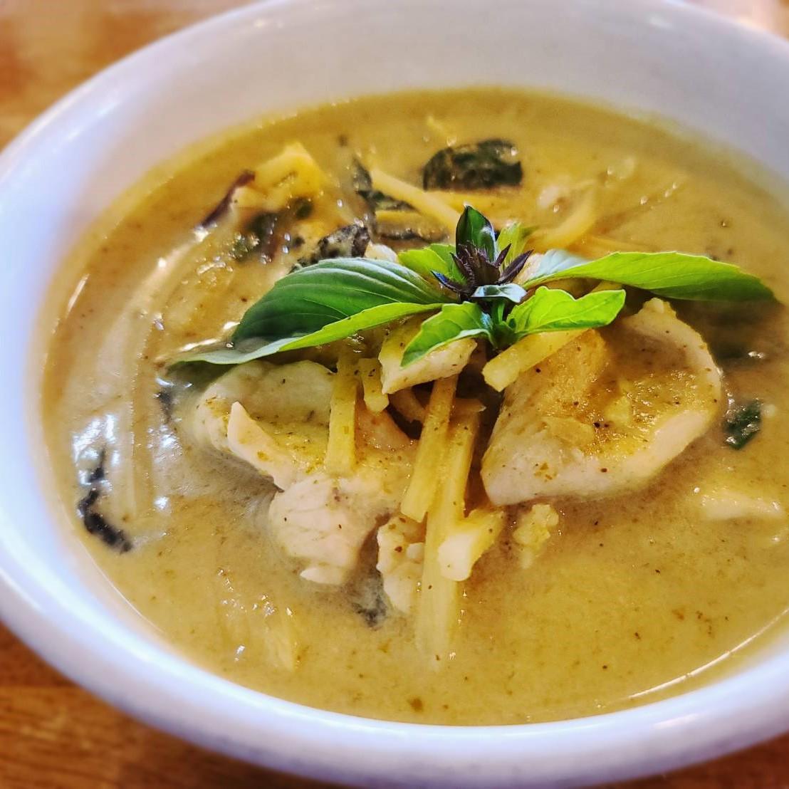 P4 Keow Wan Curry**.