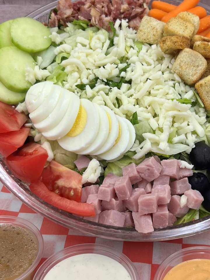 Build Your Own Salad (Family).