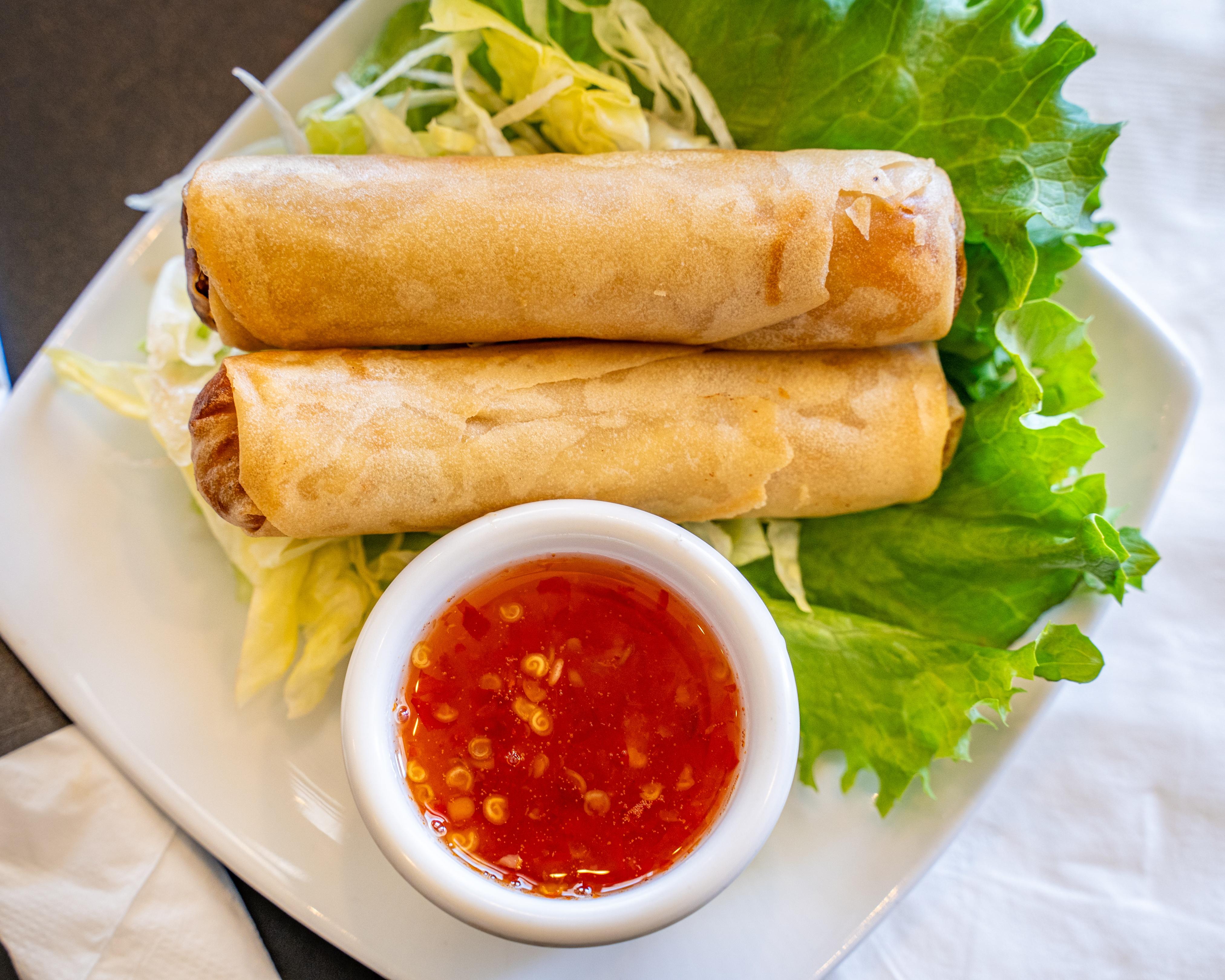 Crispy Vegetarian Roll (2 pcs).