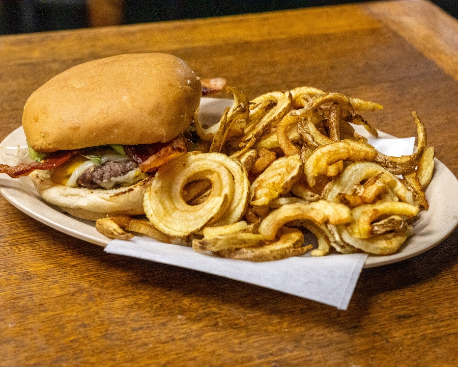 SUPER BURGER.