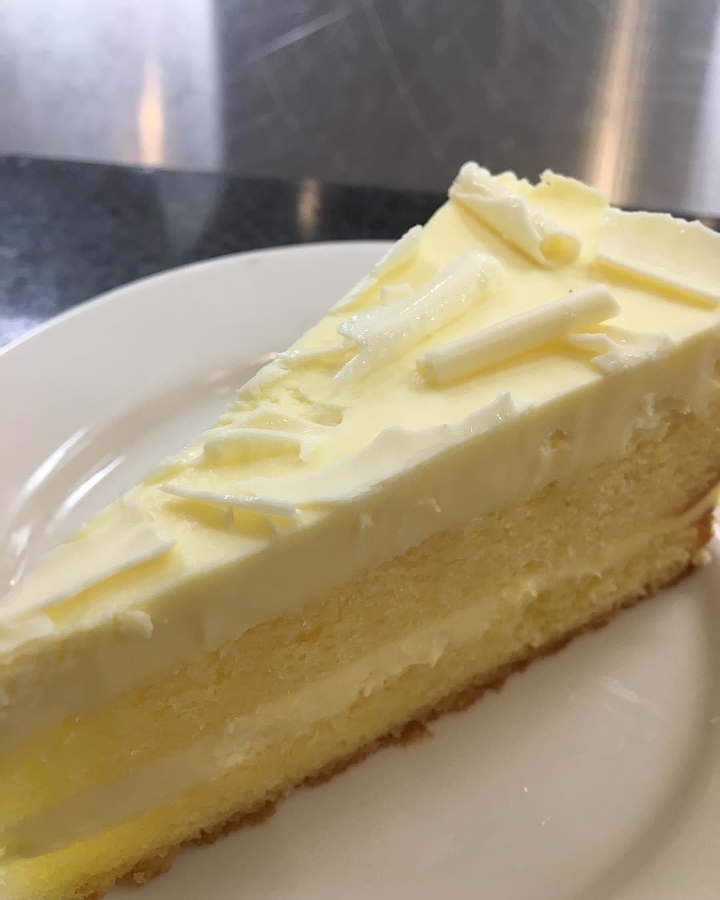 Limoncello Cake.