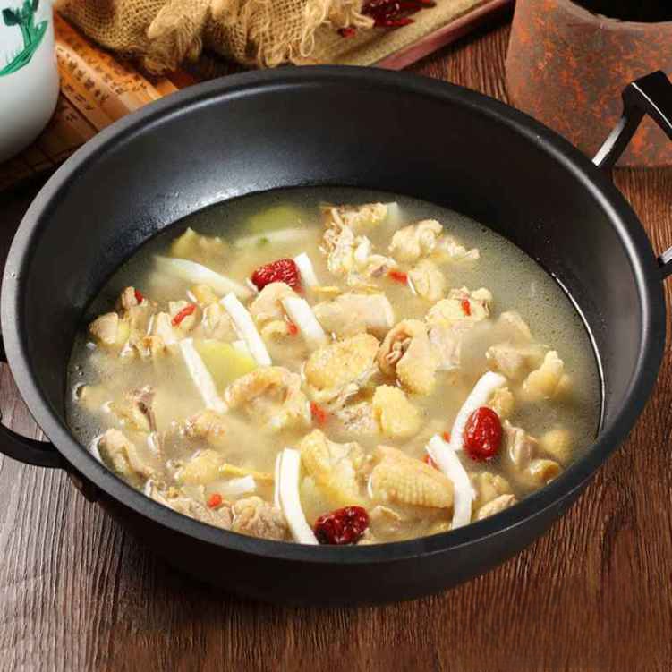HS9. 椰子鮮雞鍋湯/Coconut Chicken Hot Pot Soup.