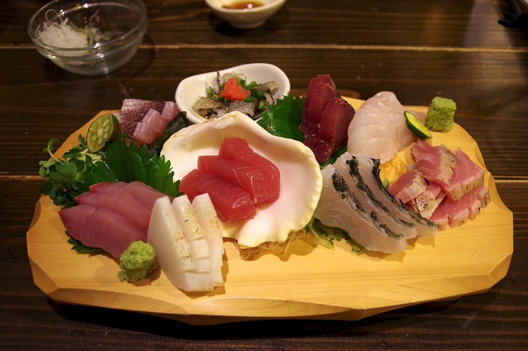 Omakase Sashimi Combo.