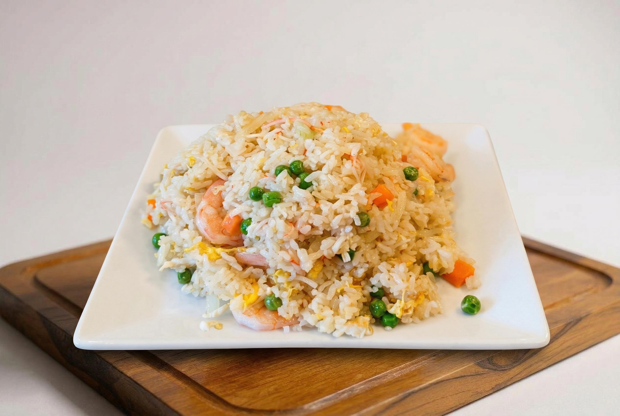 虾炒饭Shrimp Fried Rice.