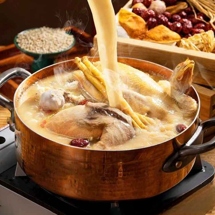 HS10. 黑胡椒豬肚雞鍋/Pork Tripe with Chicken Hot Pot.