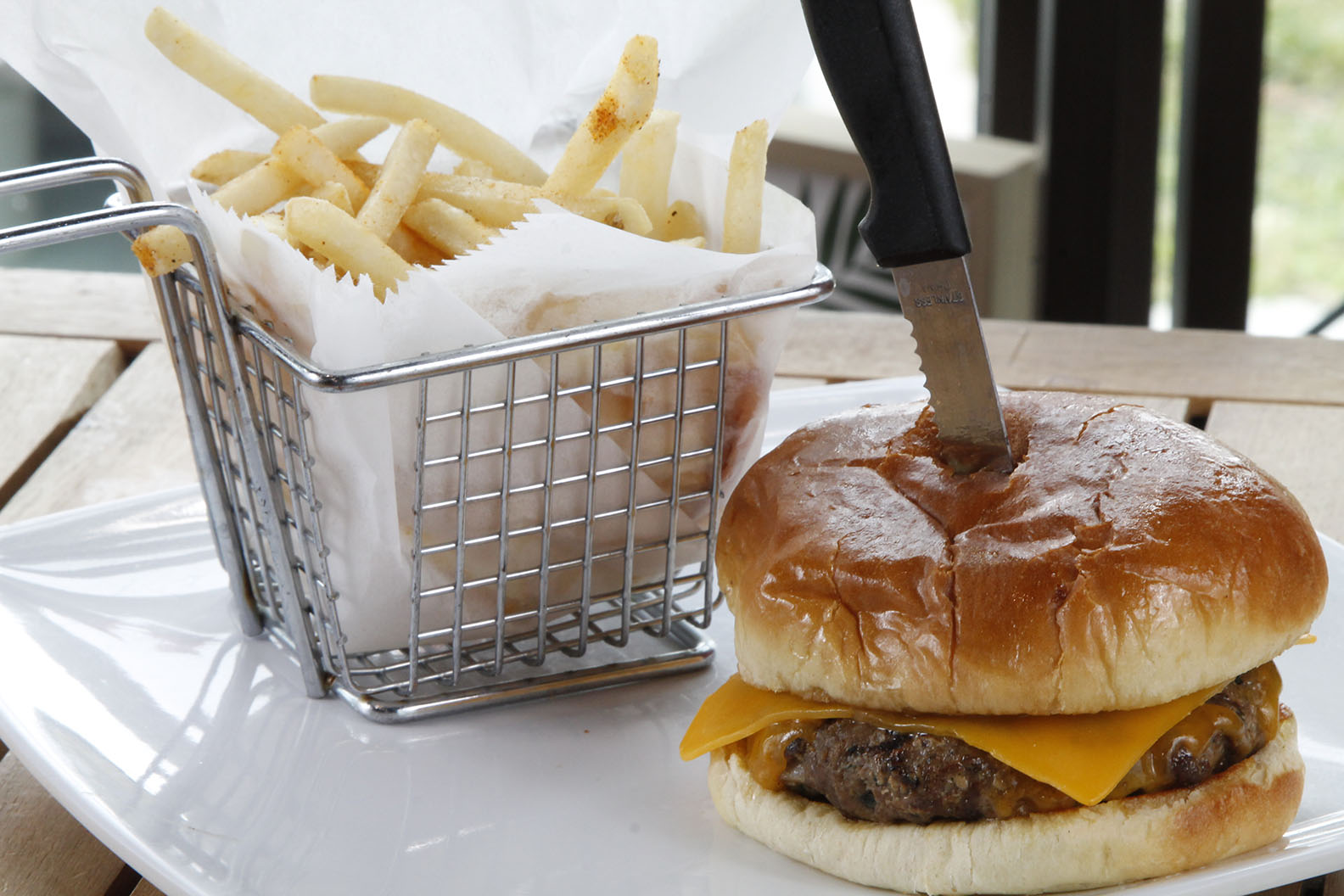 Pasadena Cheeseburger.