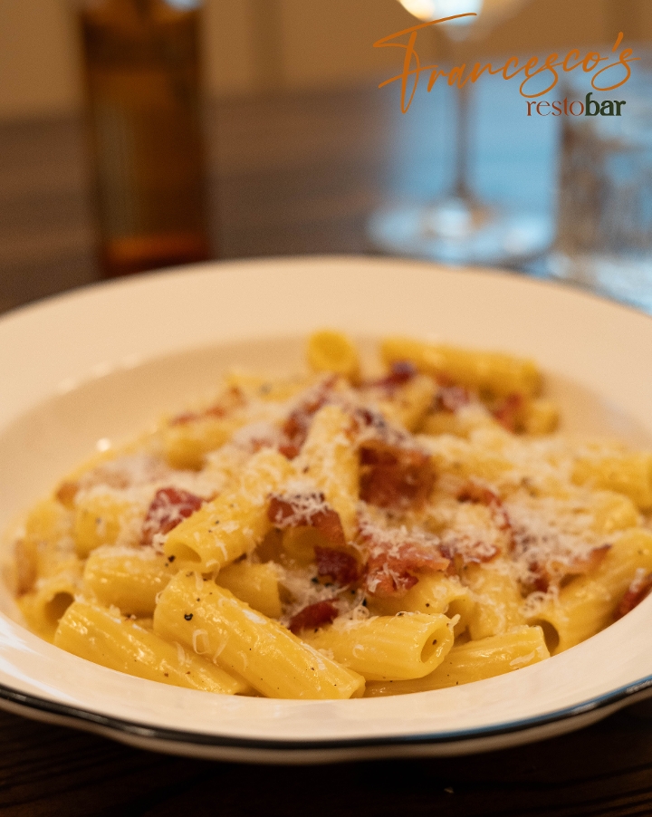 Rigatoni alla Carbonara.