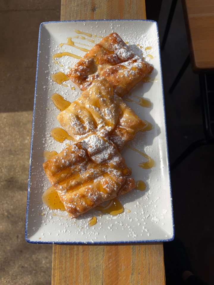 Sopapillas.