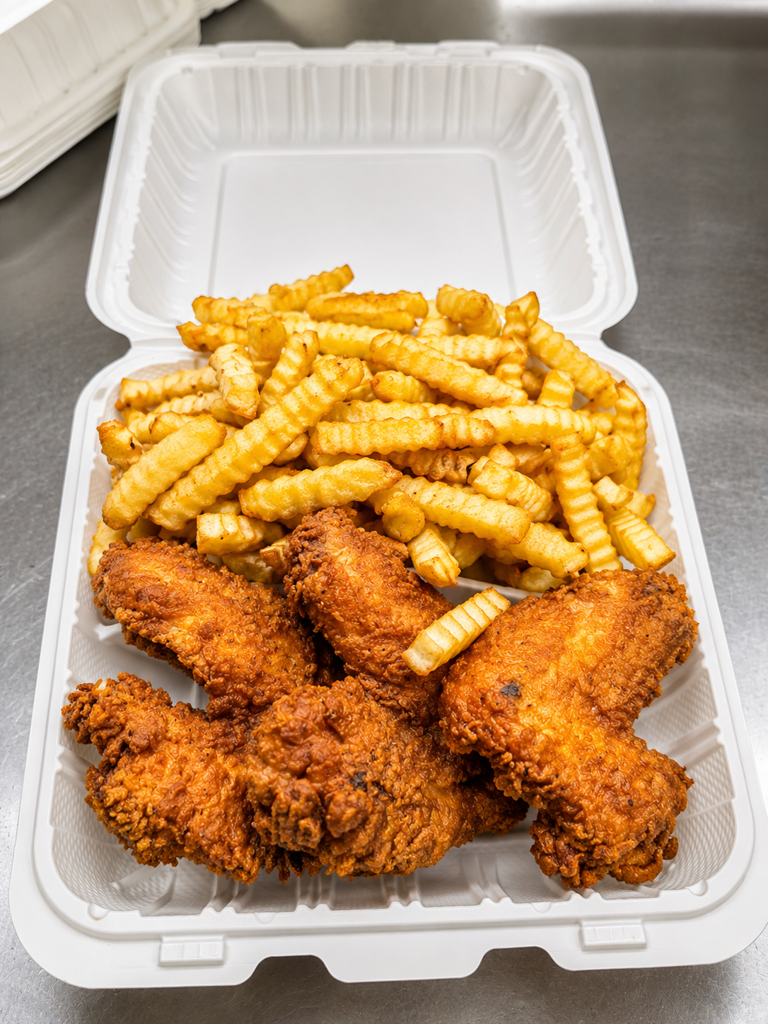 Medium Box (4pc Whole Wings Combo).