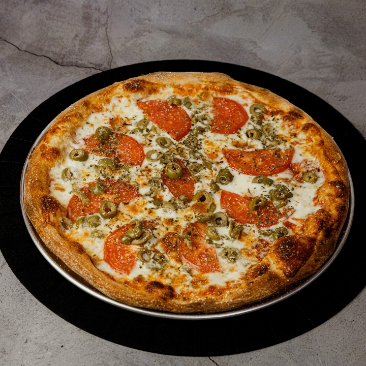 14" Napolitana Pizza.