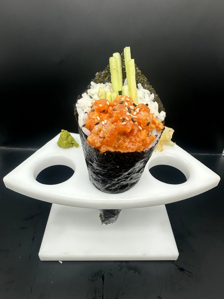 Salmon Temaki.