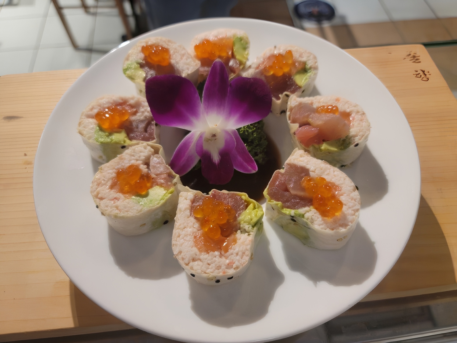 NR3-SASHIMI ROLL.