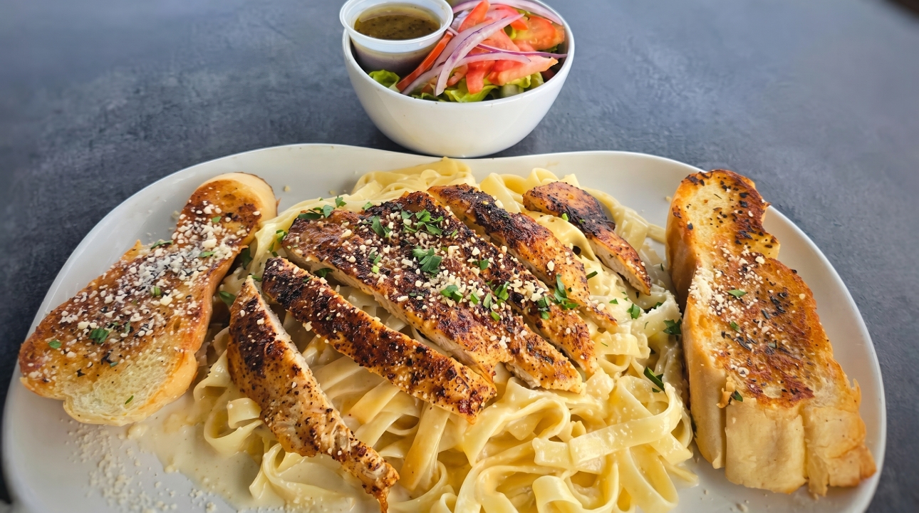 Chicken Alfredo pasta.