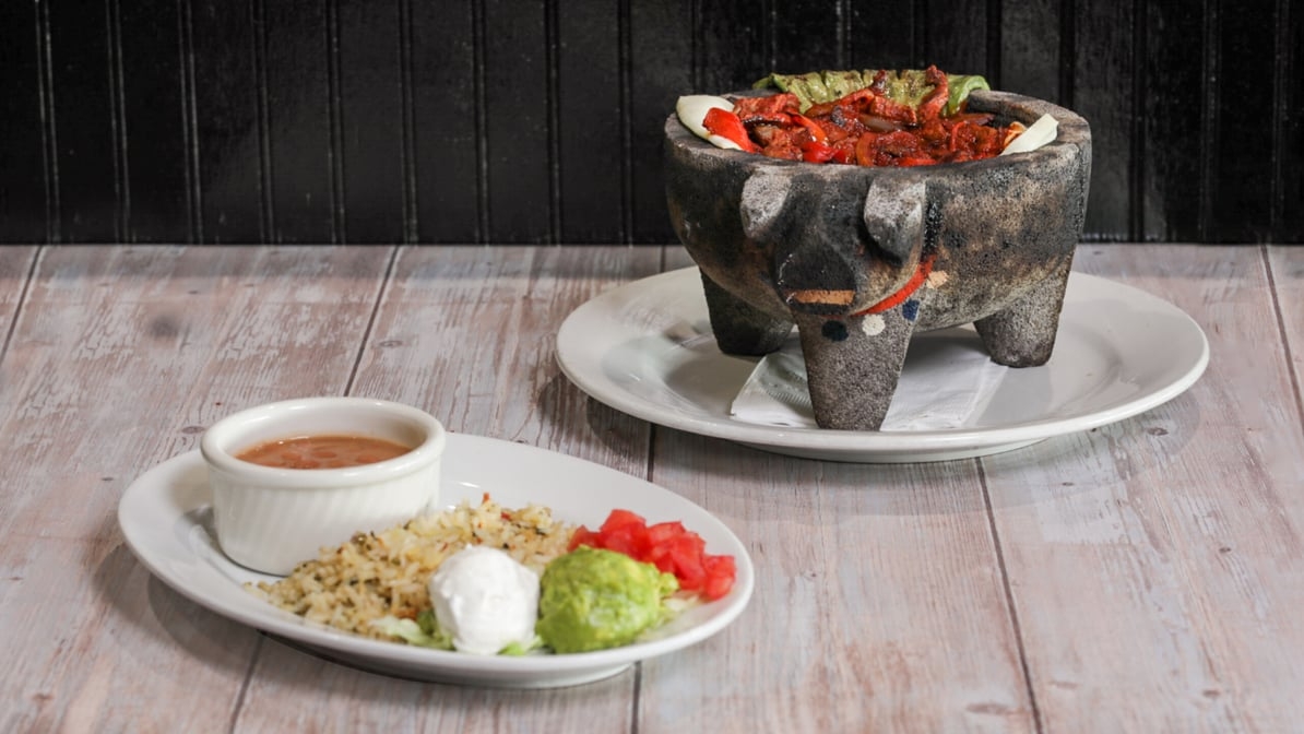 MEAT MOLCAJETE.