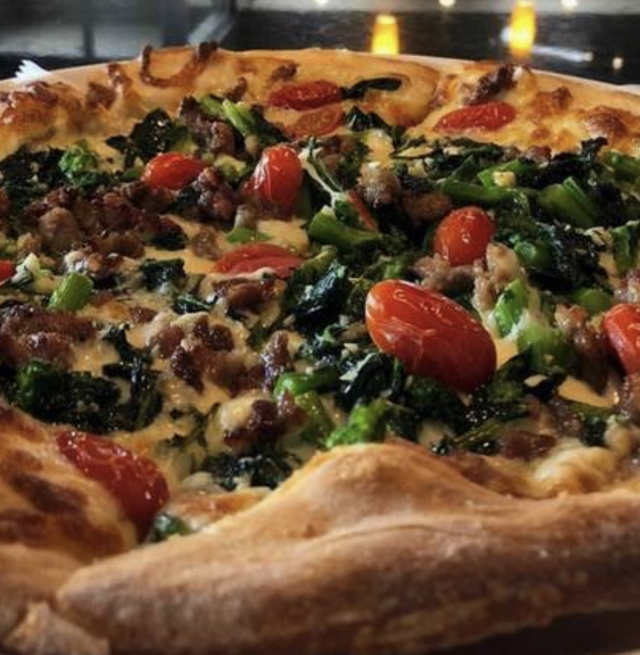 Salsiccia E Broccoletti Pizza.
