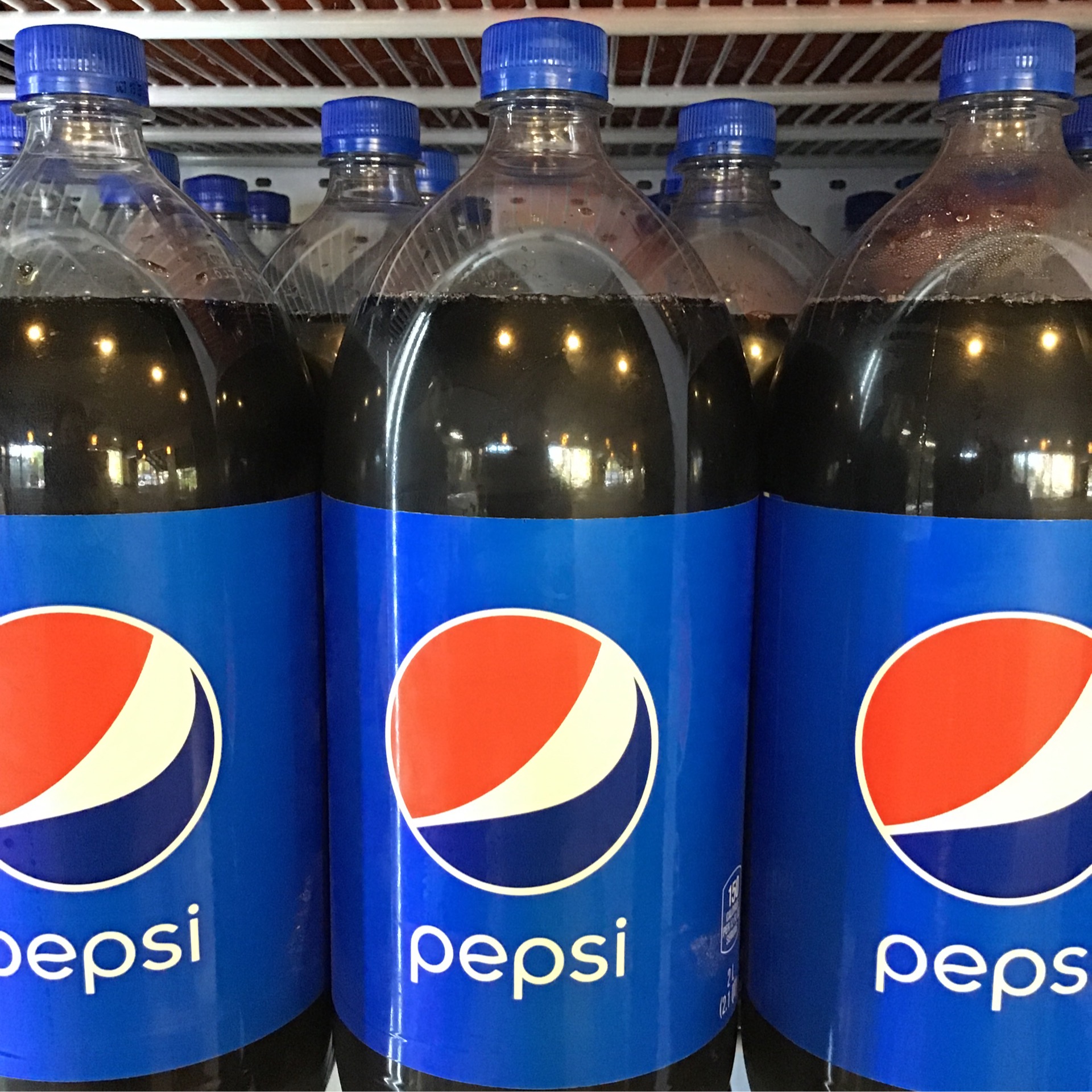 2 Liter Soda.