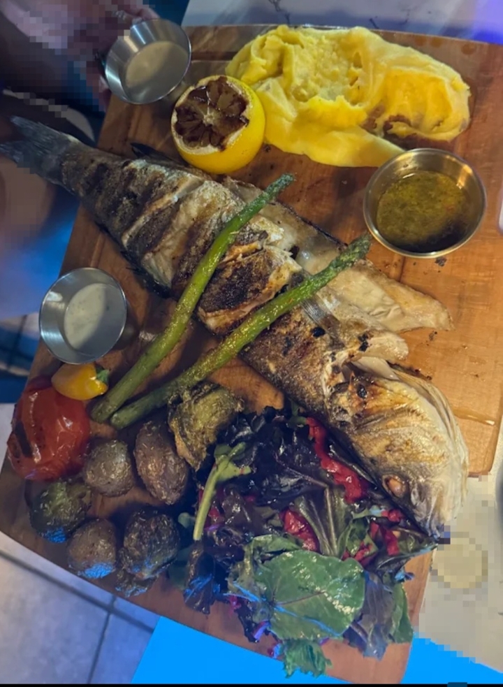 Lavraki.