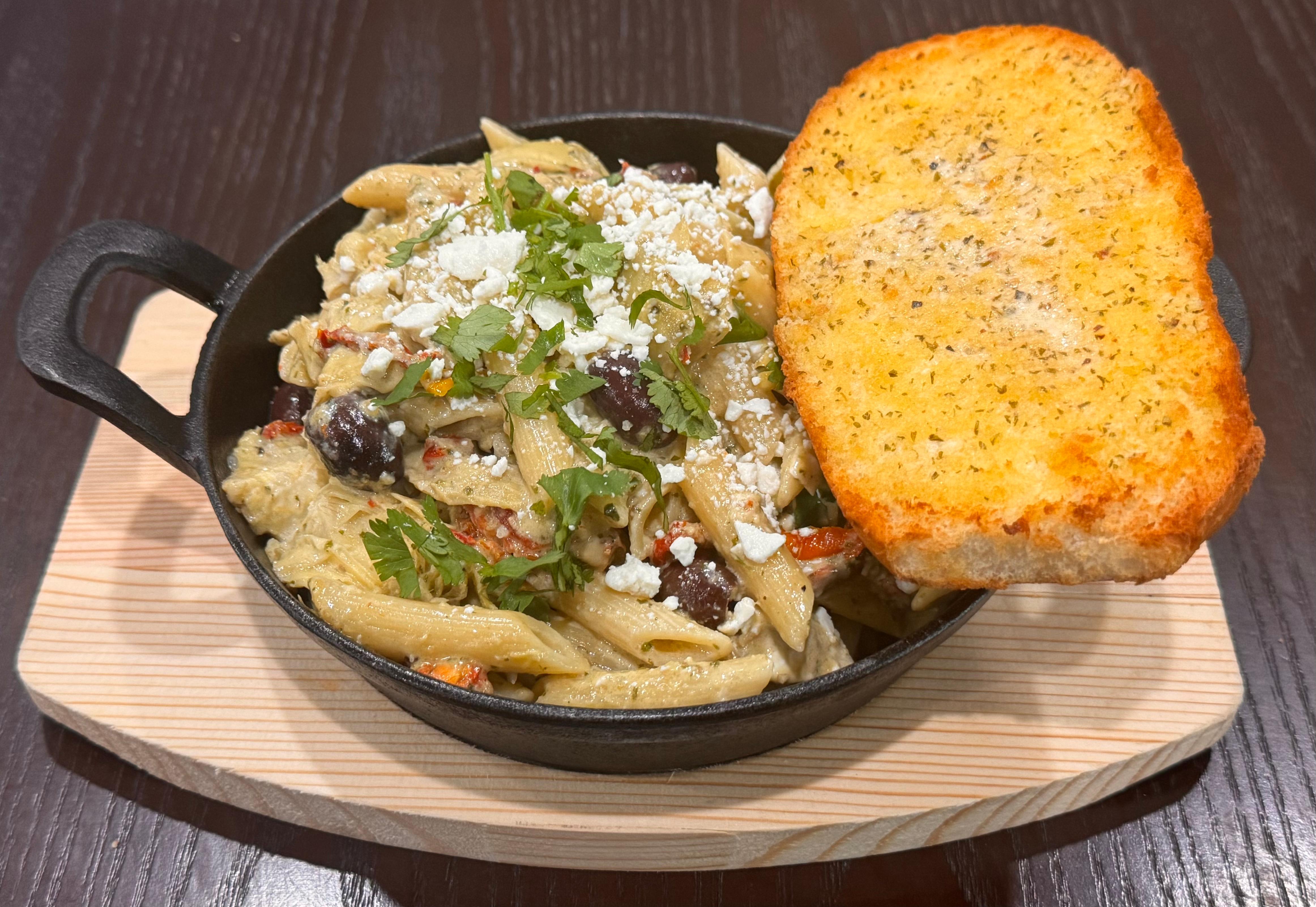 MEDITERRANEAN PENNE AL PESTO.