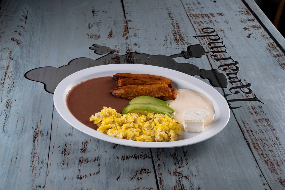 Desayuno/Breakfast Platanos Fritos/Fried Platains.