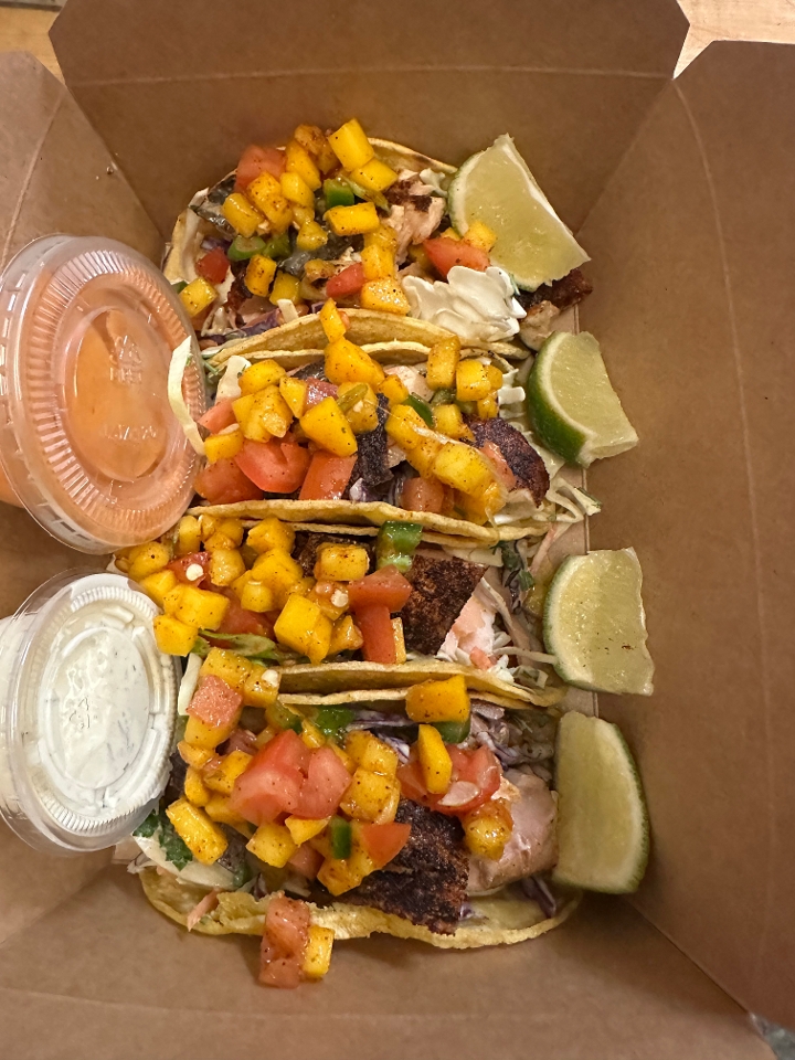 Salmon mango salsa tacos (4pcs) (Copy).