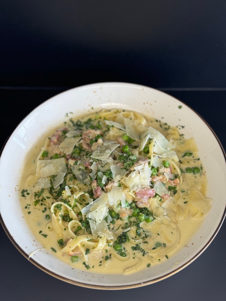 Fettuccini Carbonara*.