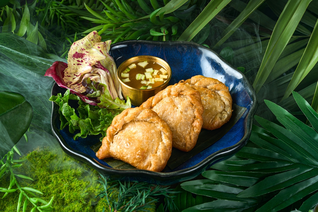 Chicken Curry Puffs (30 pcs).