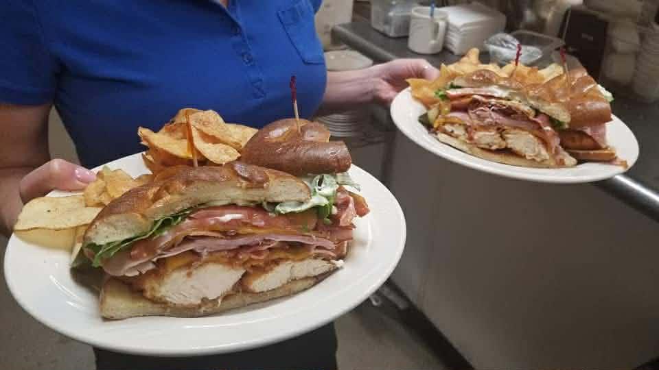 Grille Club Sandwich.