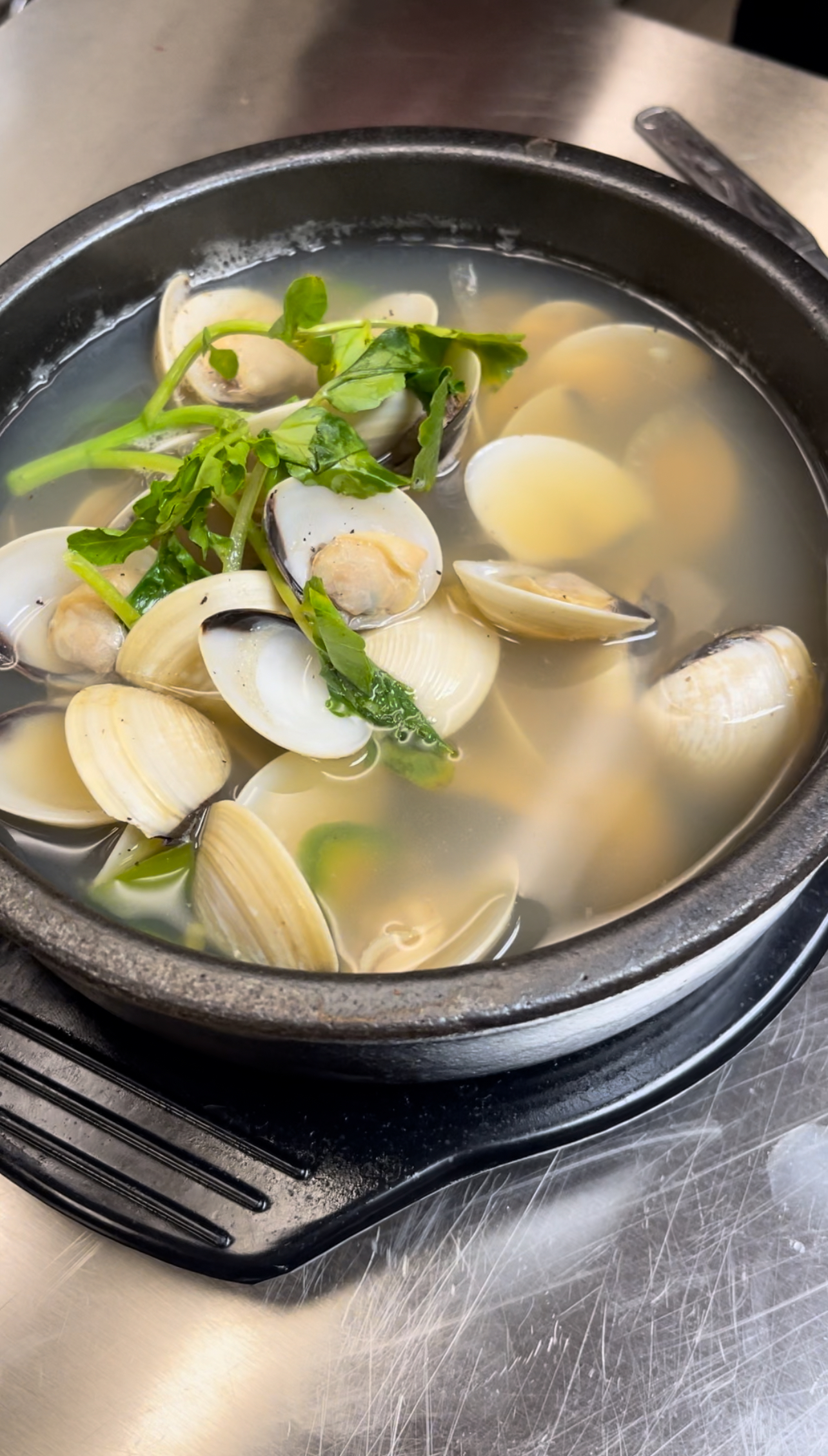 CLAM SOUP 백합조개탕.