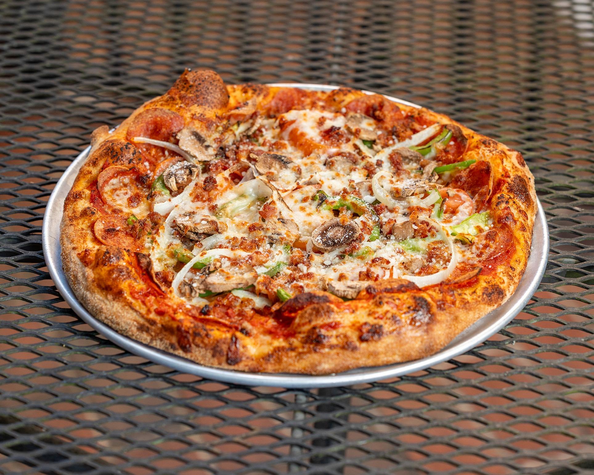 *LRG Everybody's Pizza.