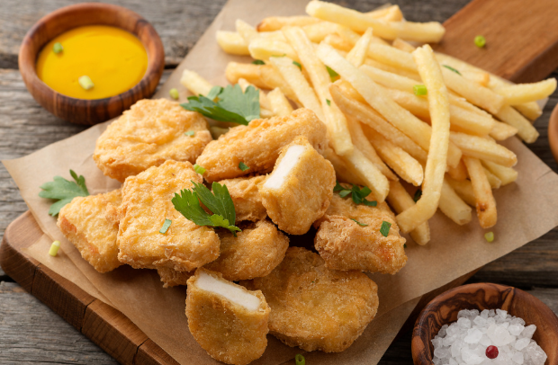 K-CHICKEN NUGGETS w/FRENCH FRIES.